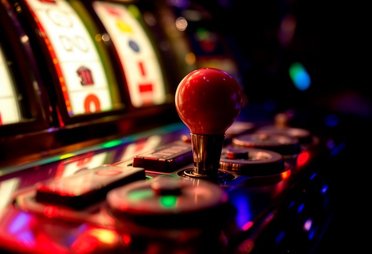 rogtot platform dashboard showing sportsbook, live-dealer, and slot game categories